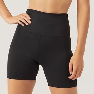 Outdoor Voices FreeForm 5" Short